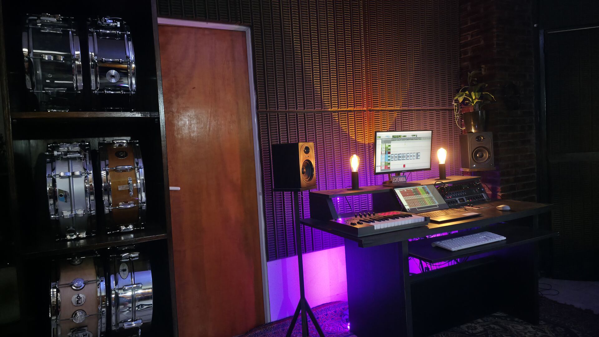 Estudio BBO Records - compu izquierda lejos